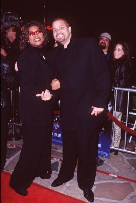 Queen Latifah and Sinbad at event of Sphere (1998)