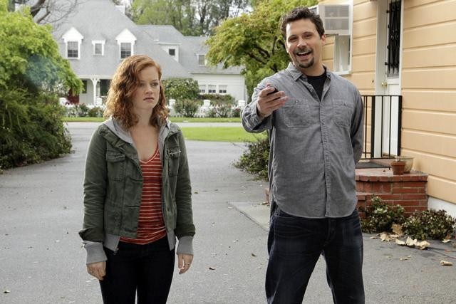 Still of Jeremy Sisto and Jane Levy in Suburgatory (2011)