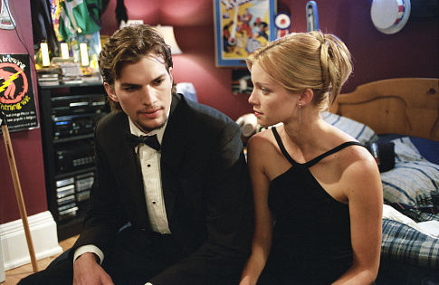 Still of Ashton Kutcher and Amy Smart in The Butterfly Effect (2004)