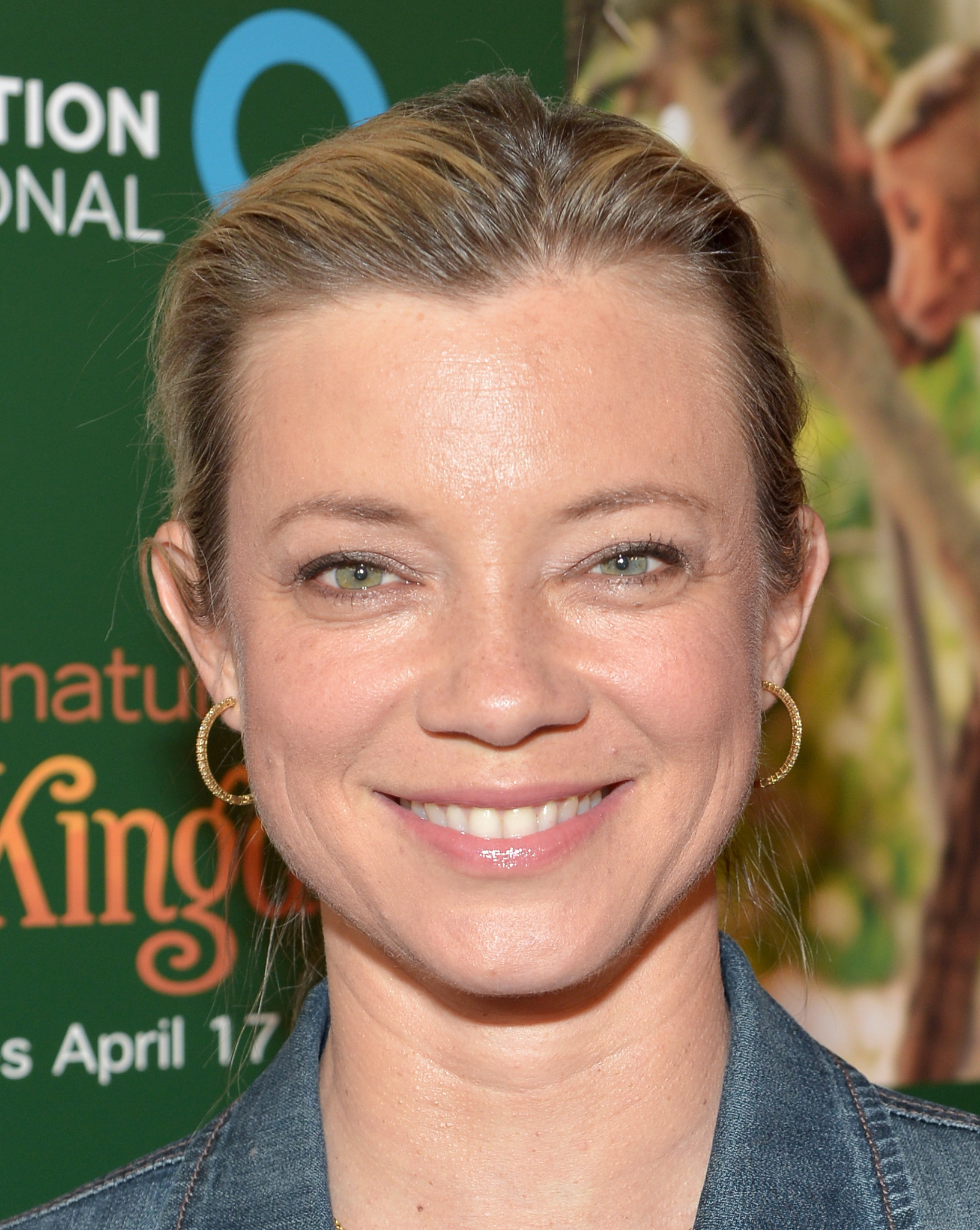 Amy Smart at event of Monkey Kingdom (2015)