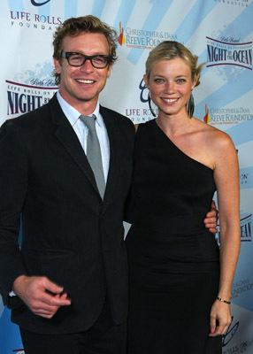 Amy Smart and Simon Baker