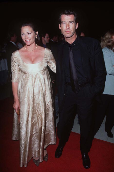 Pierce Brosnan and Keely Shaye Smith at event of Michael Collins (1996)