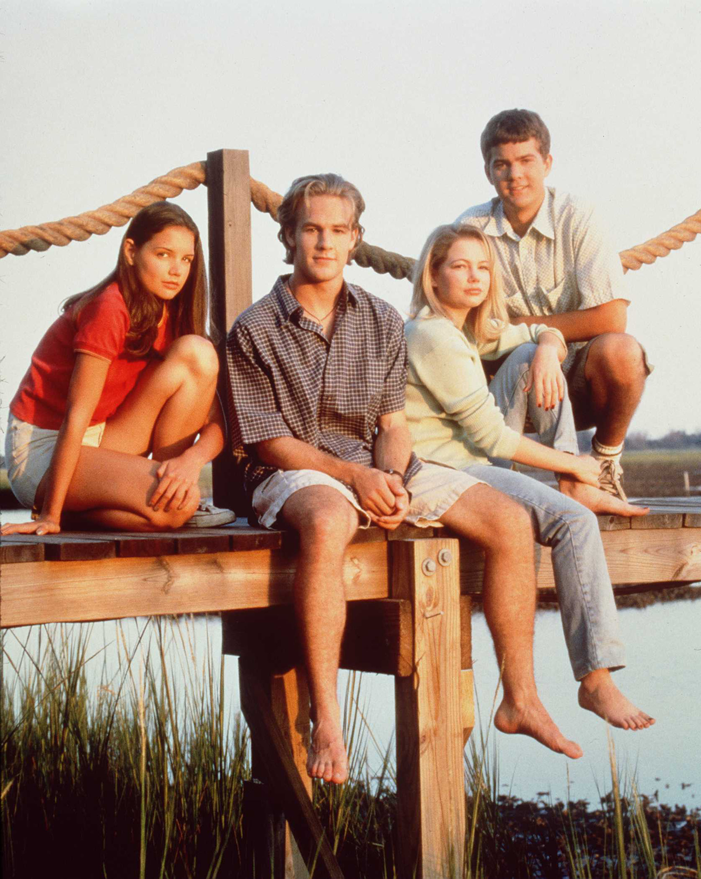 Still of James Van Der Beek, Katie Holmes, Joshua Jackson, Meredith Monroe, Kerr Smith and Michelle Williams in Dawson's Creek (1998)