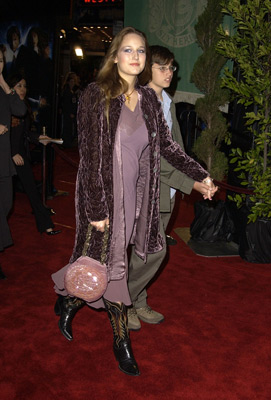 Leelee Sobieski at event of Haris Poteris ir paslapciu kambarys (2002)