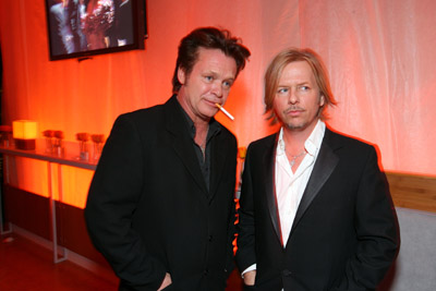 David Spade and John Mellencamp at event of The 79th Annual Academy Awards (2007)
