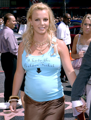 Britney Spears at event of Carlis ir sokolado fabrikas (2005)