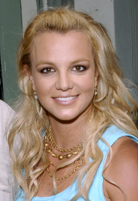 Britney Spears at event of Carlis ir sokolado fabrikas (2005)