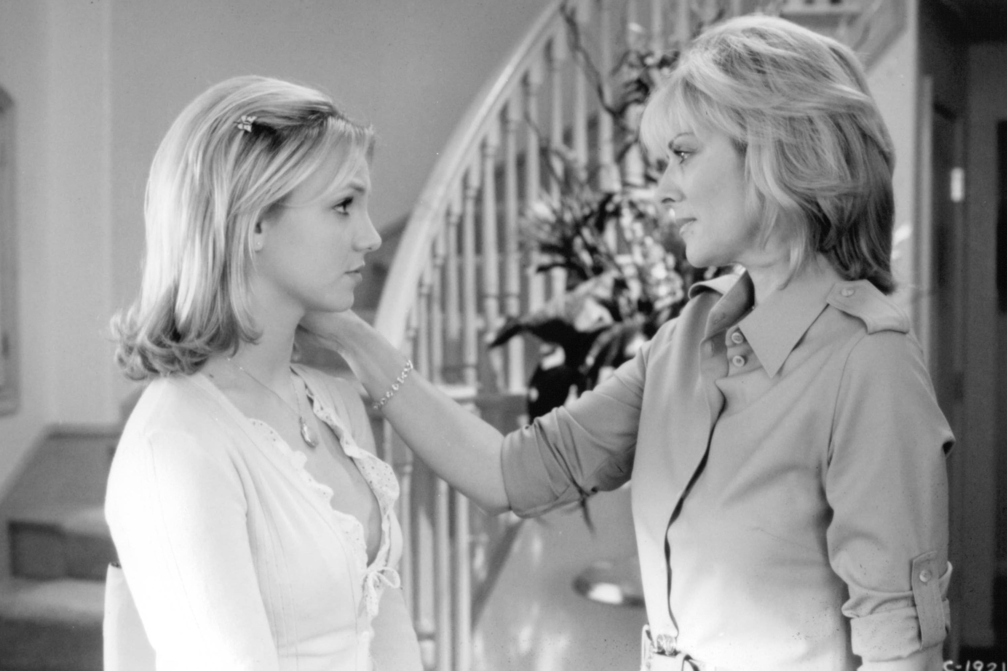 Still of Kim Cattrall and Britney Spears in Crossroads (2002)