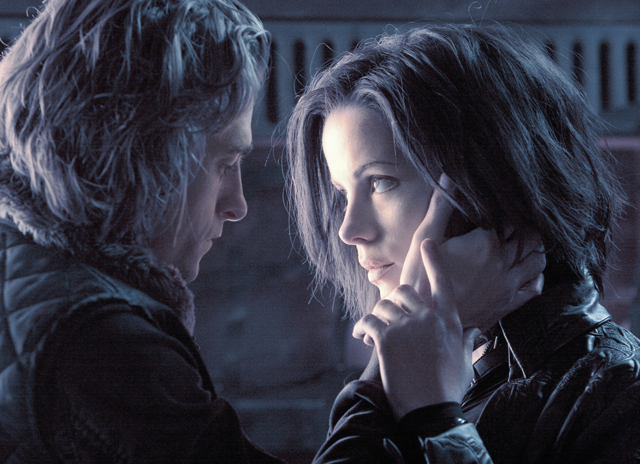 Still of Kate Beckinsale and Scott Speedman in Kitas pasaulis. Evoliucija (2006)