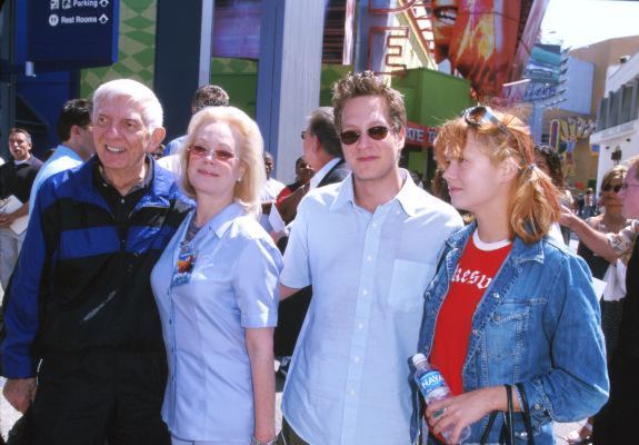 Aaron Spelling and Randy Spelling at event of The Adventures of Rocky & Bullwinkle (2000)