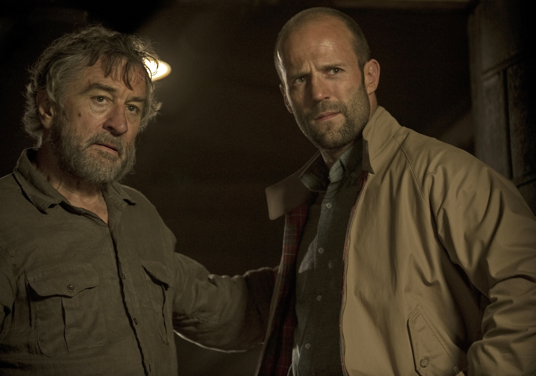 Still of Robert De Niro and Jason Statham in Profesionalai (2011)