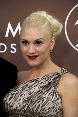 Gwen Stefani at event of The 48th Annual Grammy Awards (2006)
