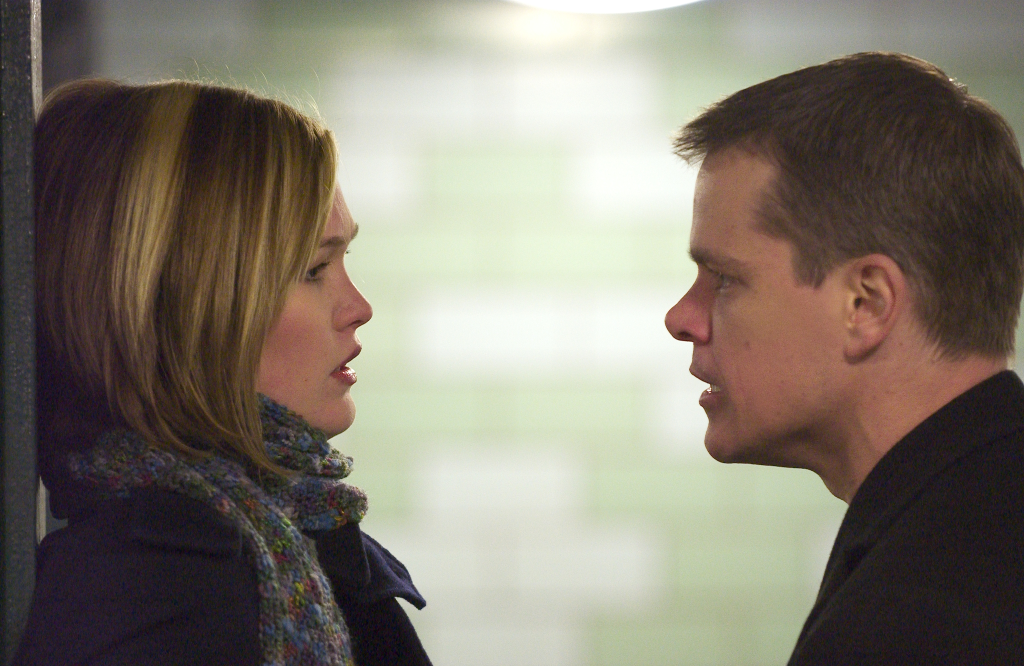 Still of Matt Damon and Julia Stiles in The Bourne Supremacy (2004)