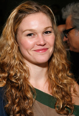 Julia Stiles at event of Happy Tears (2009)