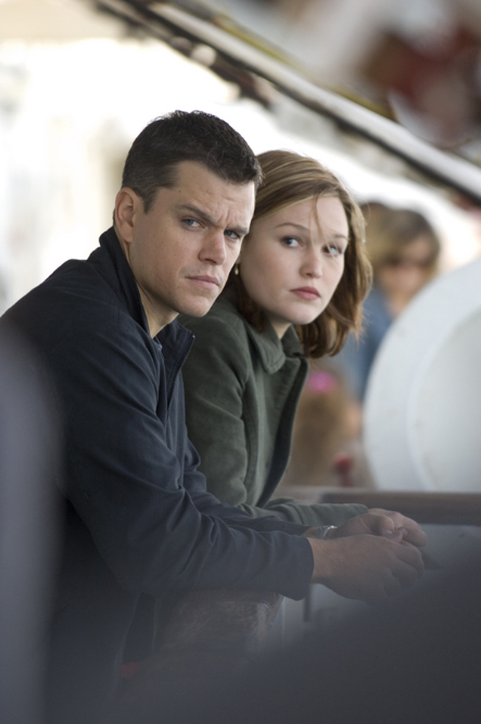 Still of Matt Damon and Julia Stiles in Bornas. Galutinis tikslas (2007)