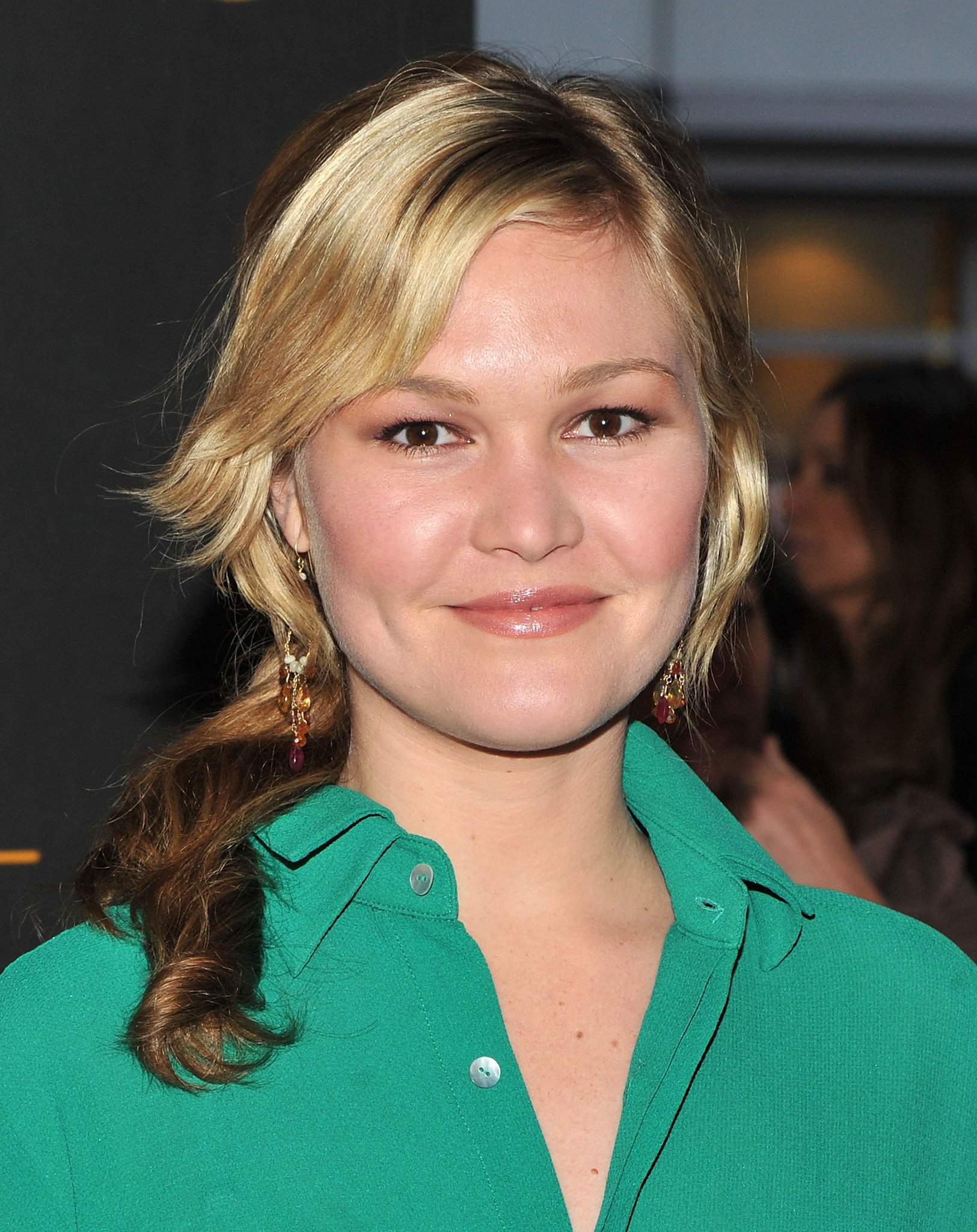 Julia Stiles at event of Vanduo drambliams (2011)