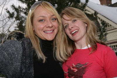 Nicole Sullivan and Joy Gohring at event of One Sung Hero (2006)