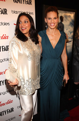 Hilary Swank and Mira Nair at event of Amelia (2009)