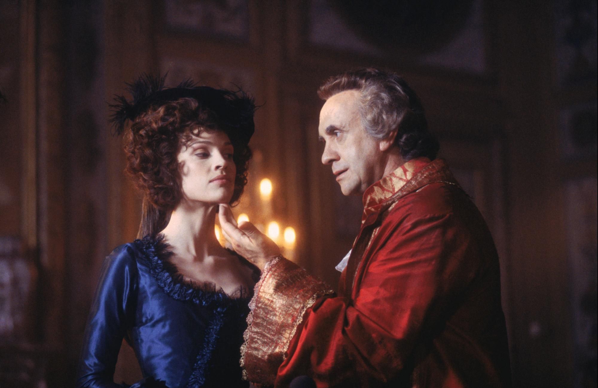 Still of Jonathan Pryce and Hilary Swank in The Affair of the Necklace (2001)
