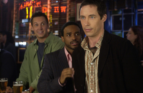 Still of Larenz Tate and Tom Cavanagh in Love Monkey (2006)
