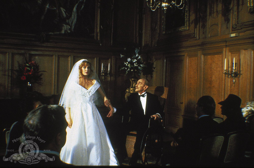 Still of Victoria Tennant in Flowers in the Attic (1987)