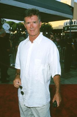 Alan Thicke at event of Space Cowboys (2000)