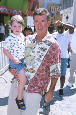 Alan Thicke at event of The Adventures of Rocky & Bullwinkle (2000)