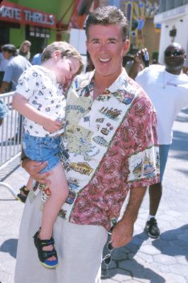 Alan Thicke at event of The Adventures of Rocky & Bullwinkle (2000)