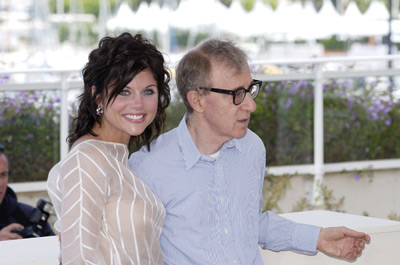 Woody Allen and Tiffani Thiessen at event of Hollywood Ending (2002)