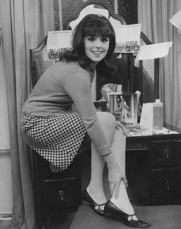 Marlo Thomas backstage before her play, 