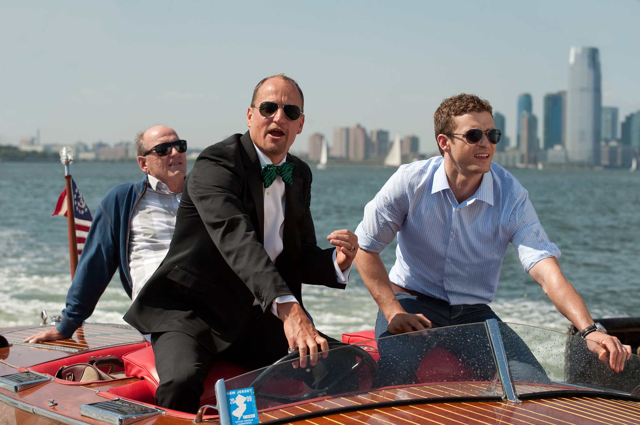 Still of Woody Harrelson, Justin Timberlake and Richard Jenkins in Draugiskas seksas (2011)