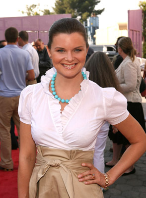 Heather Tom at event of The Mummy: Tomb of the Dragon Emperor (2008)
