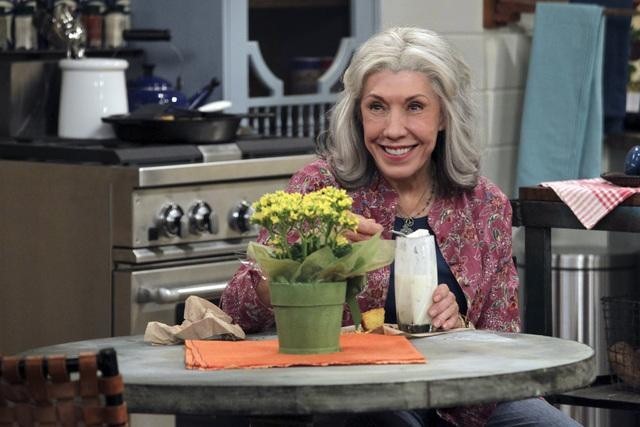 Still of Lily Tomlin in Malibu Country (2012)