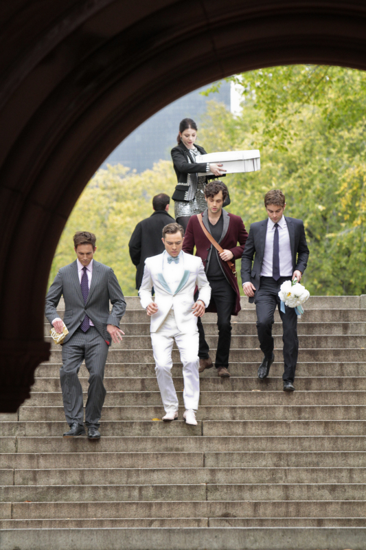 Still of Desmond Harrington, Michelle Trachtenberg, Penn Badgley, Chace Crawford and Ed Westwick in Liezuvautoja: New York, I Love You XOXO (2012)