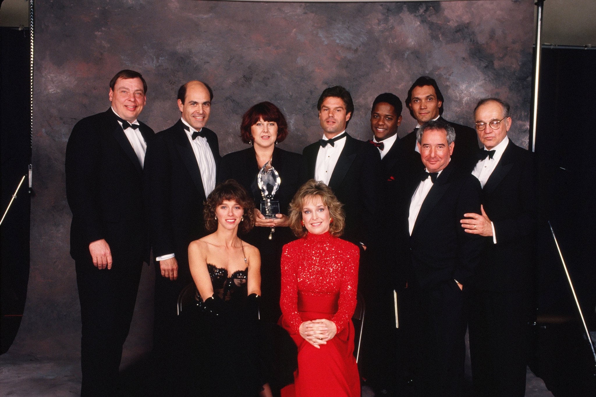 Still of Jimmy Smits, Harry Hamlin, Blair Underwood, Larry Drake, Richard Dysart, Jill Eikenberry, Michele Greene, Alan Rachins, Susan Ruttan and Michael Tucker in L.A. Law (1986)