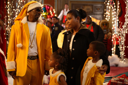 Still of Morris Chestnut and Gabrielle Union in The Perfect Holiday (2007)