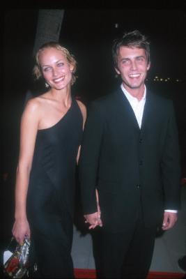 Desmond Harrington and Amber Valletta at event of Joan of Arc (1999)