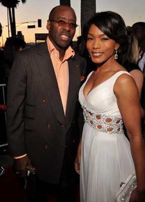 Angela Bassett and Courtney B. Vance at event of Meet the Browns (2008)