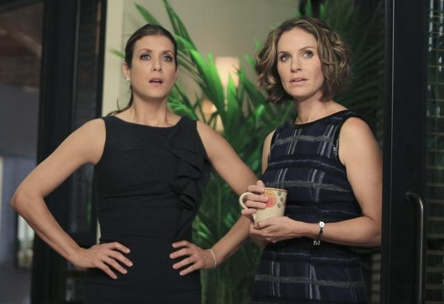 Still of Amy Brenneman and Kate Walsh in Private Practice (2007)