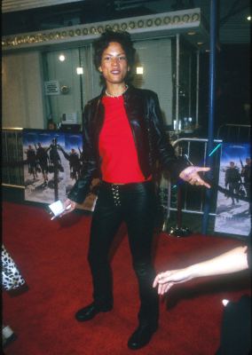 Veronica Webb at event of Three Kings (1999)