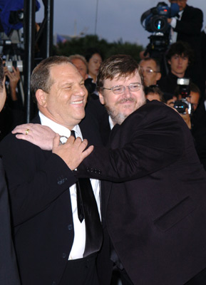 Harvey Weinstein and Michael Moore at event of De-Lovely (2004)