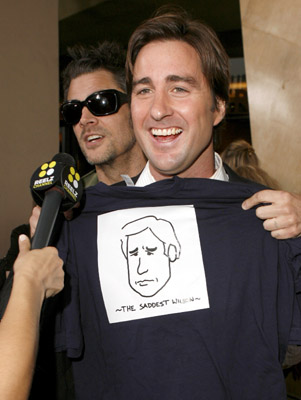 Luke Wilson and Johnny Knoxville at event of The Wendell Baker Story (2005)