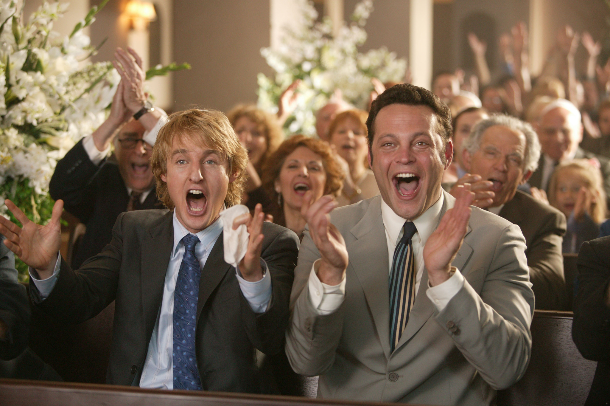 Still of Vince Vaughn and Owen Wilson in Wedding Crashers (2005)