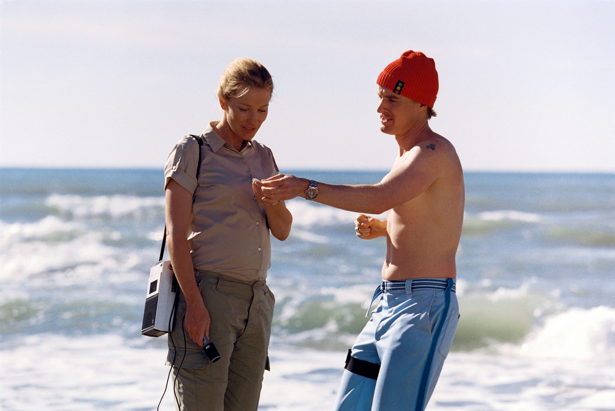 Still of Cate Blanchett and Owen Wilson in The Life Aquatic with Steve Zissou (2004)