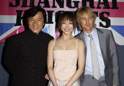 Jackie Chan, Owen Wilson and Fann Wong at event of Shanghai Knights (2003)