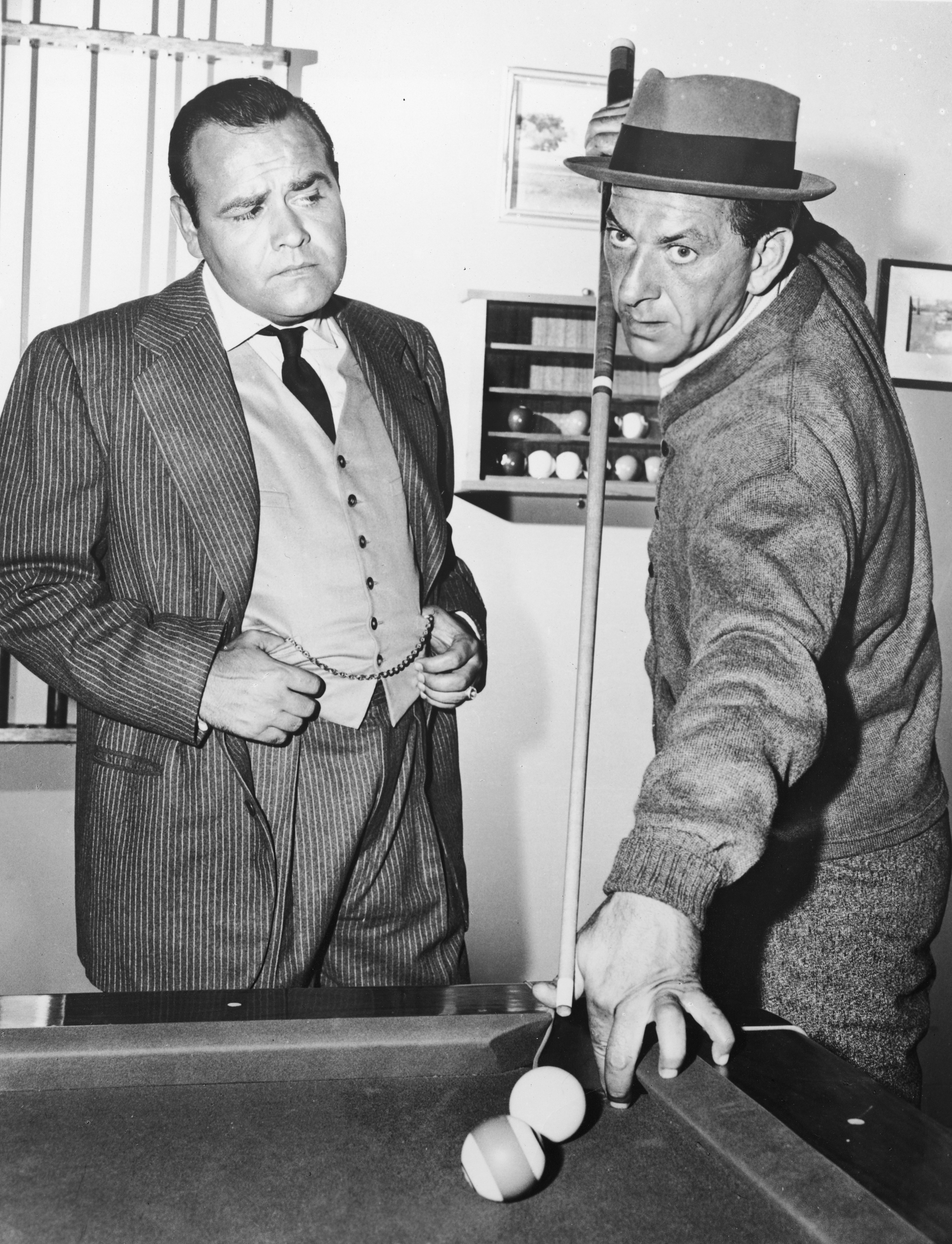 Still of Jack Klugman and Jonathan Winters in The Twilight Zone (1959)