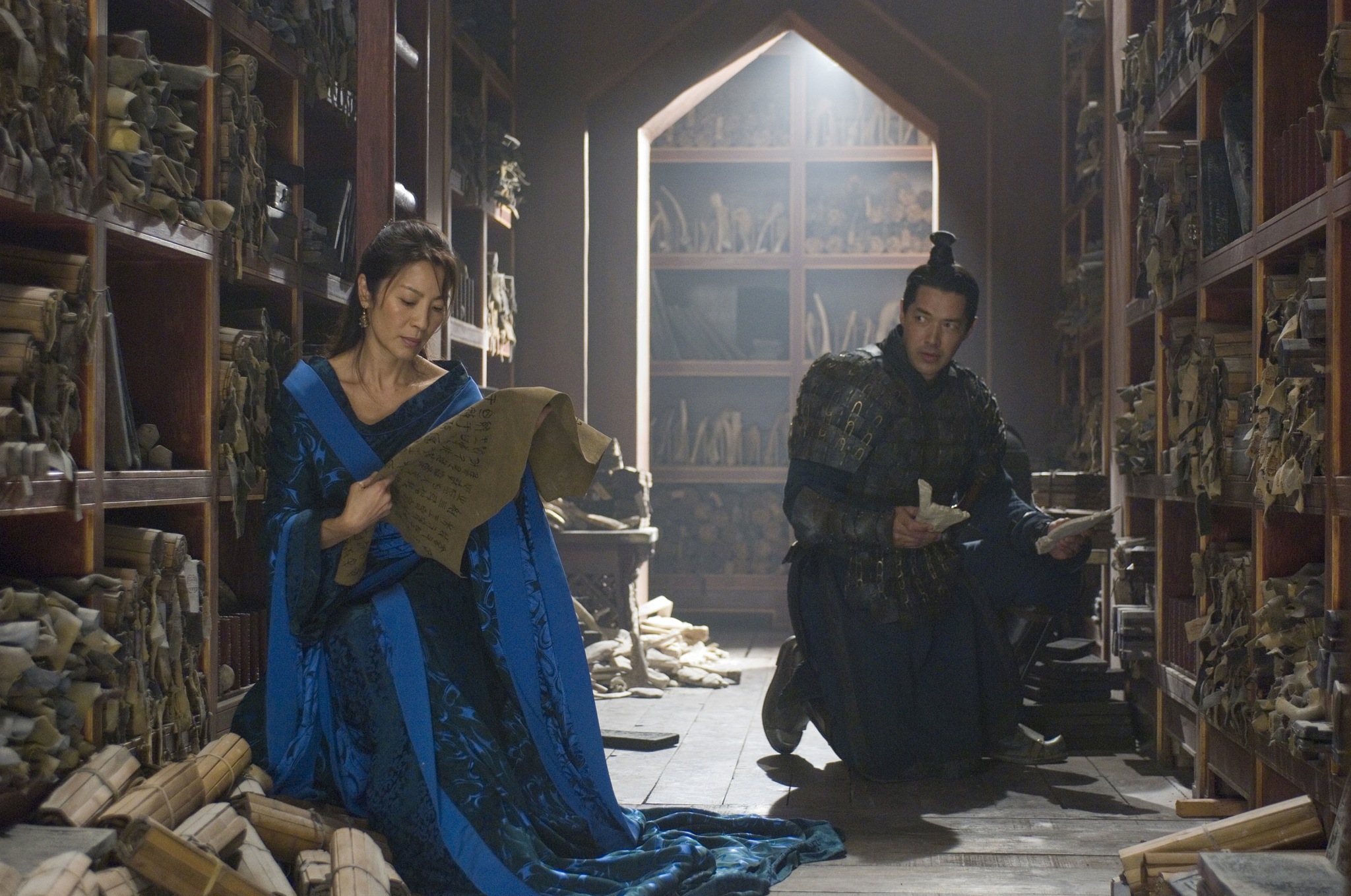 Still of Michelle Yeoh and Russell Wong in The Mummy: Tomb of the Dragon Emperor (2008)