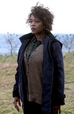 Still of Alfre Woodard in The Forgotten (2004)