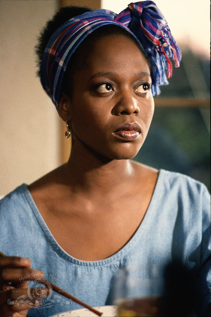 Still of Alfre Woodard in Extremities (1986)