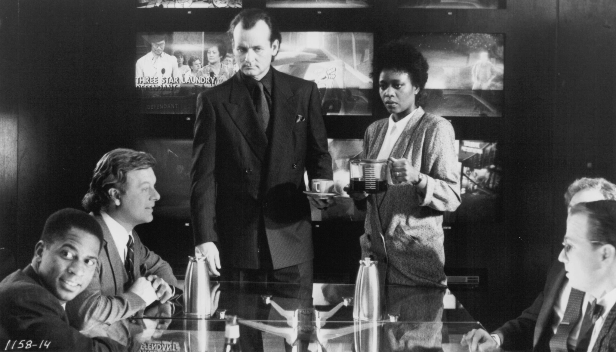 Still of Bill Murray and Alfre Woodard in Scrooged (1988)